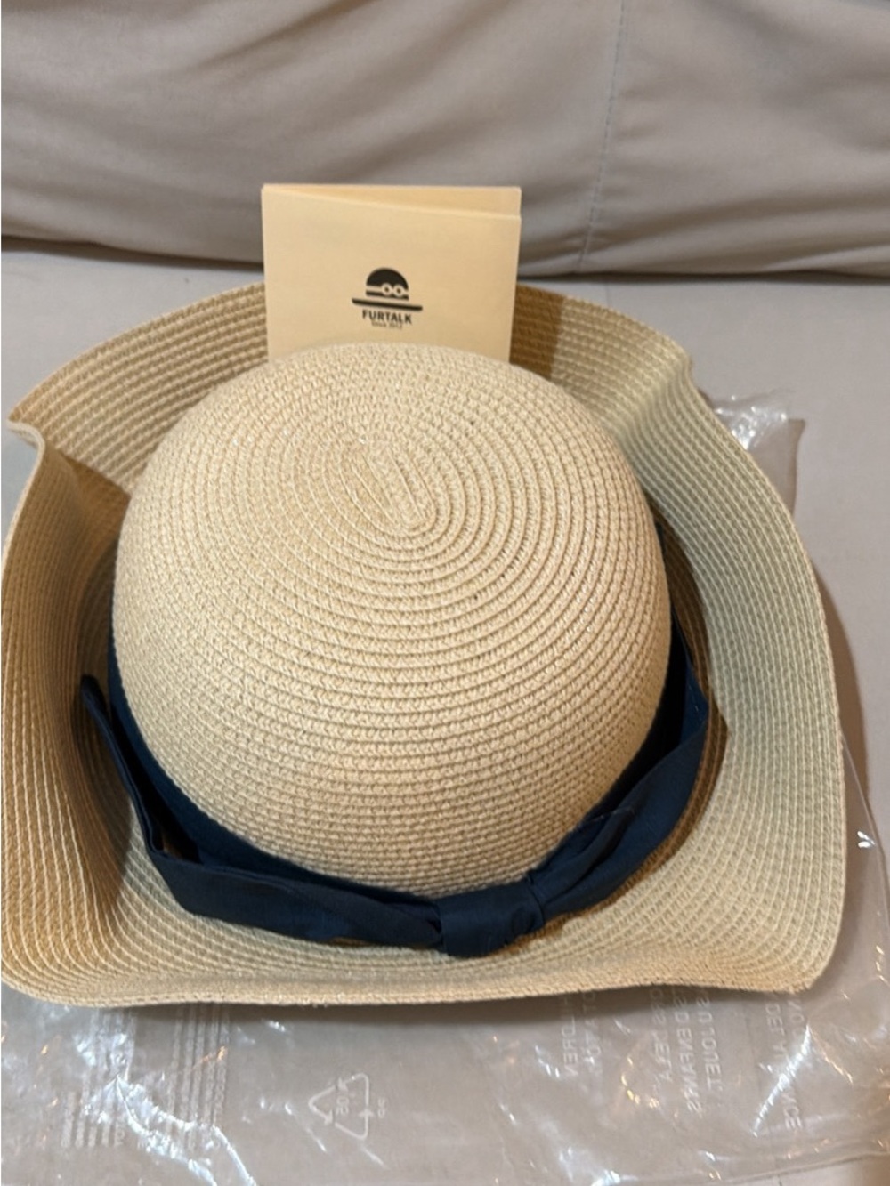 CUTE Straw Sun Hat  SPF80 with Navy Bow NEW NEVER WORN by FURTALK